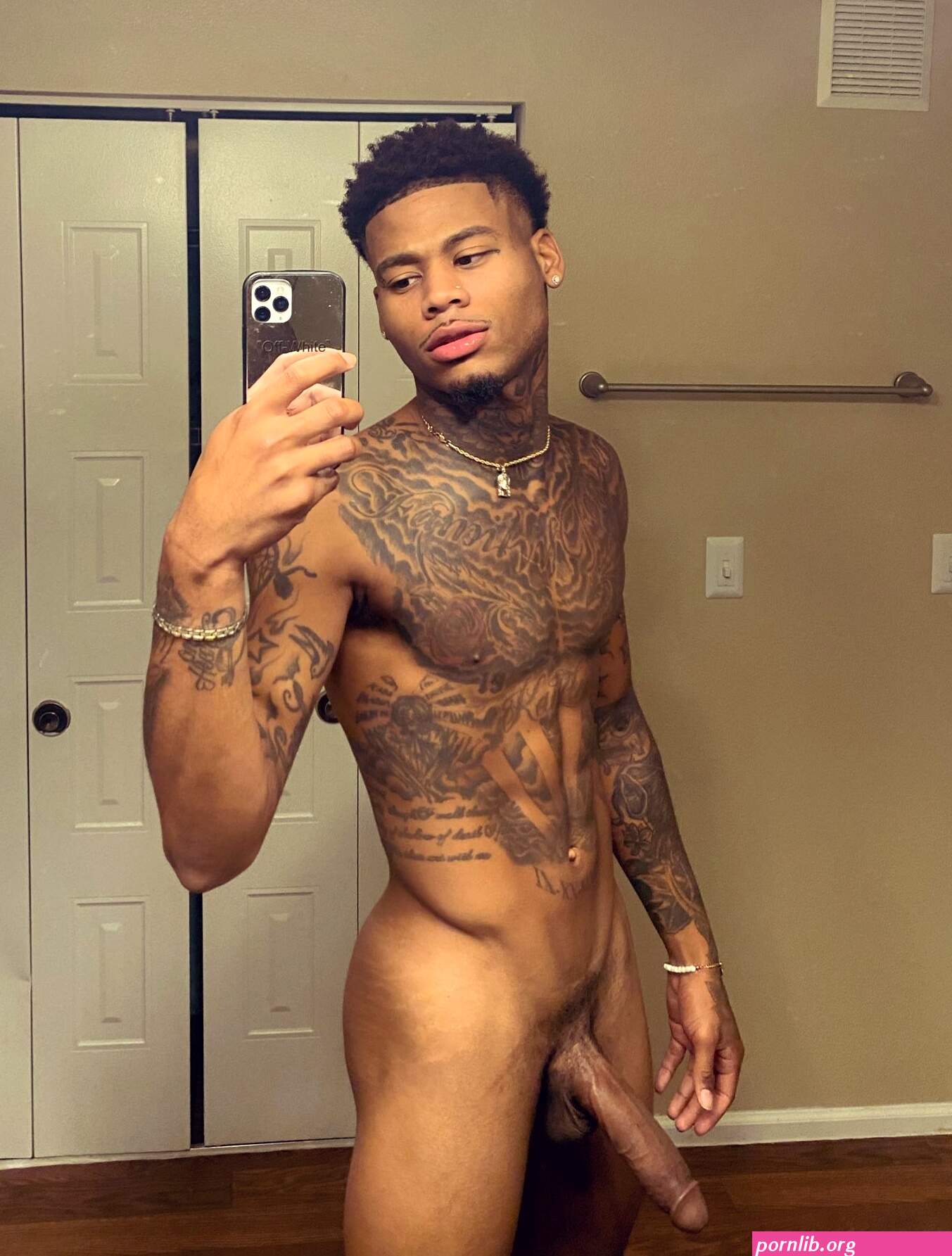 guy nudes