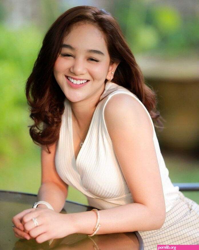 cantik bugil