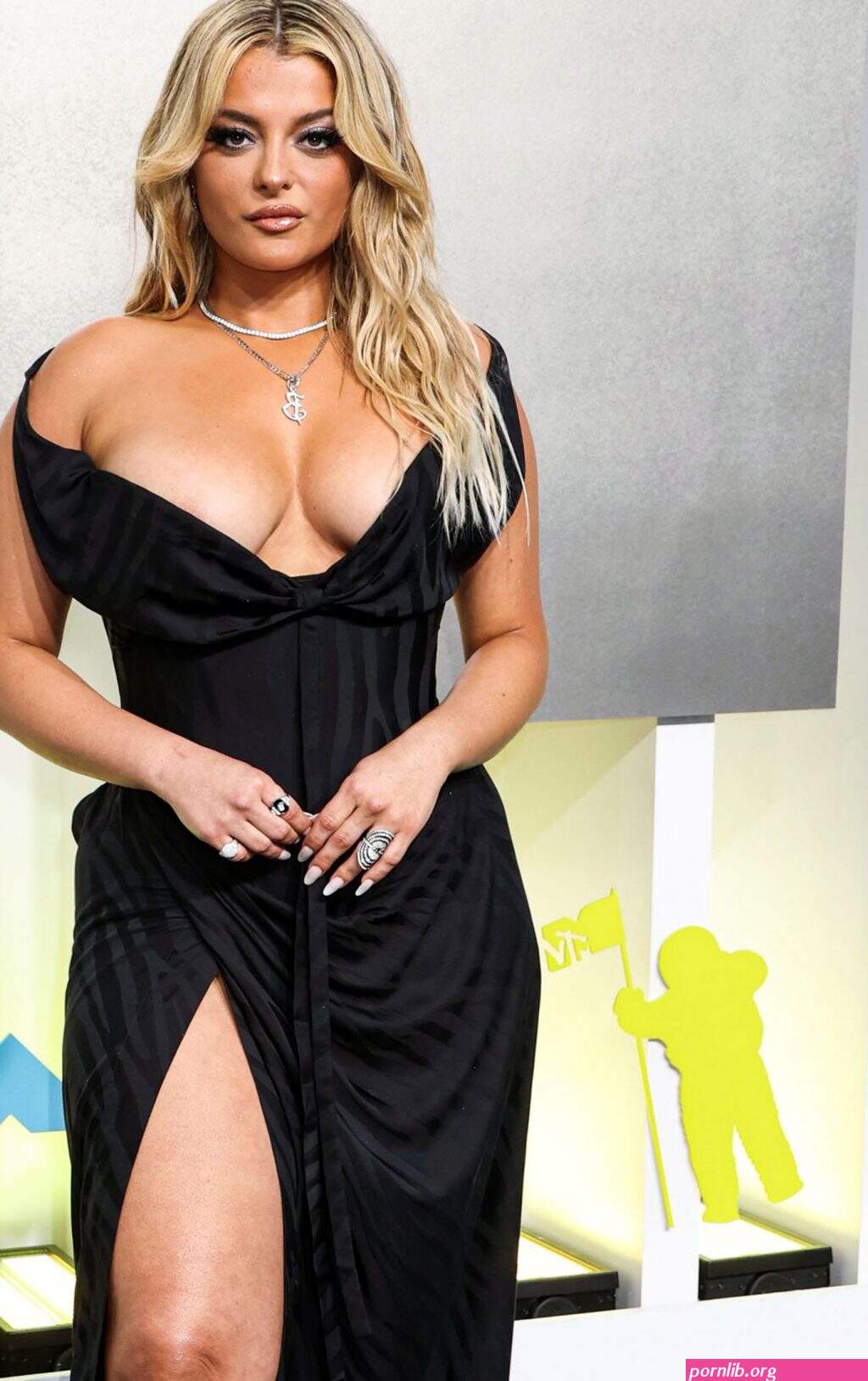 bene rexha nude