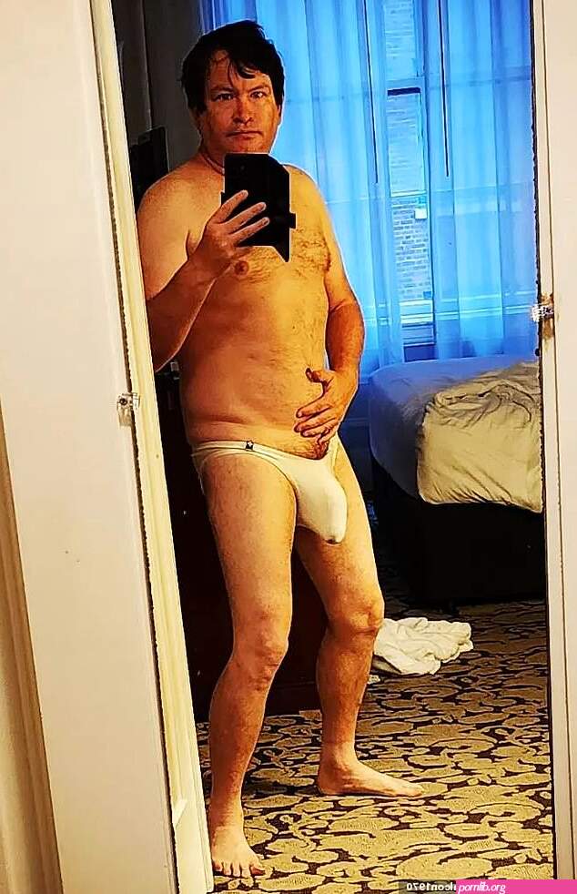 Man who claims to have worlds biggest penis reveals he can't wear tight clothes due to huge bulge | Daily Mail Online