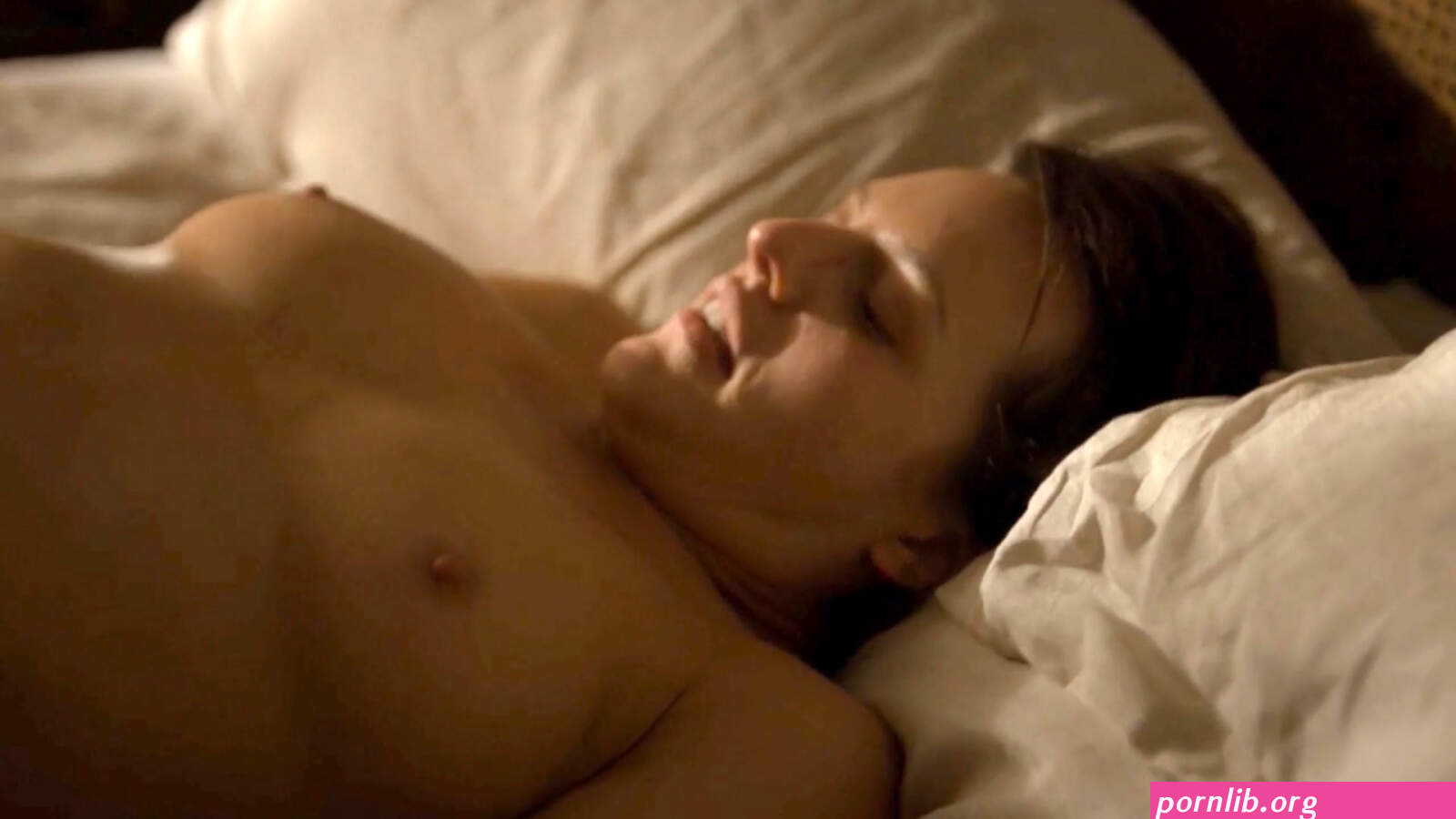 Elisabeth Moss Nude Boobs And Sex In Top Of The Lake