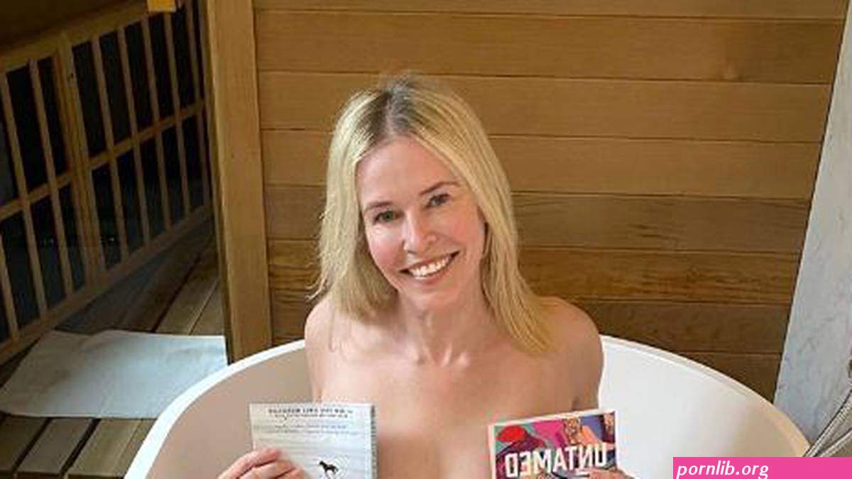 Chelsea Handler poses in naked quarantine photo shoot