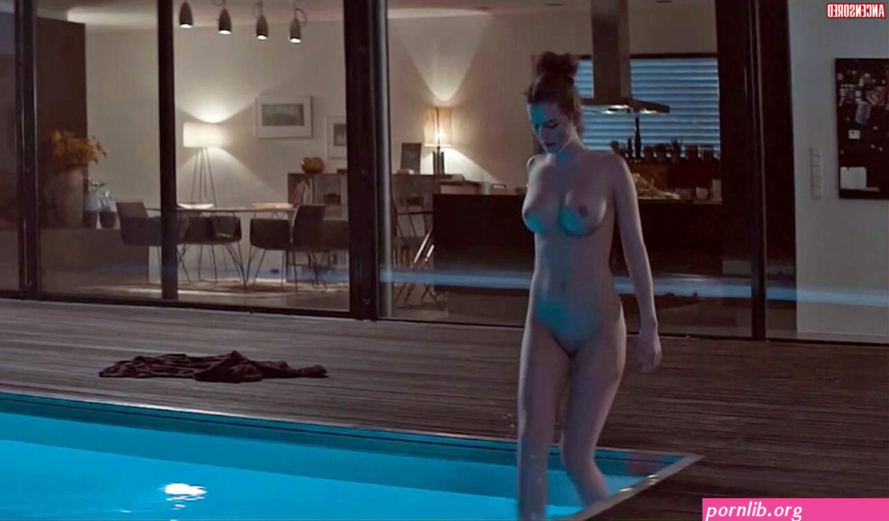 Naked Ruby O. Fee in Zazy < ANCENSORED