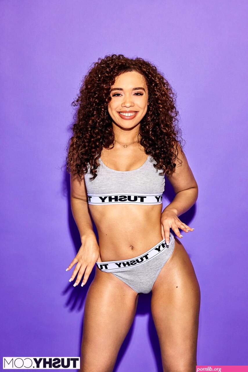 Tushy: Willow Ryder – Nerves | Web Starlets