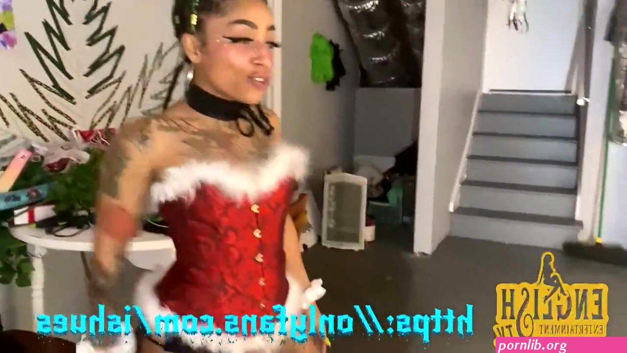 Free Early Christmas Gift from IG Model helloomcfly