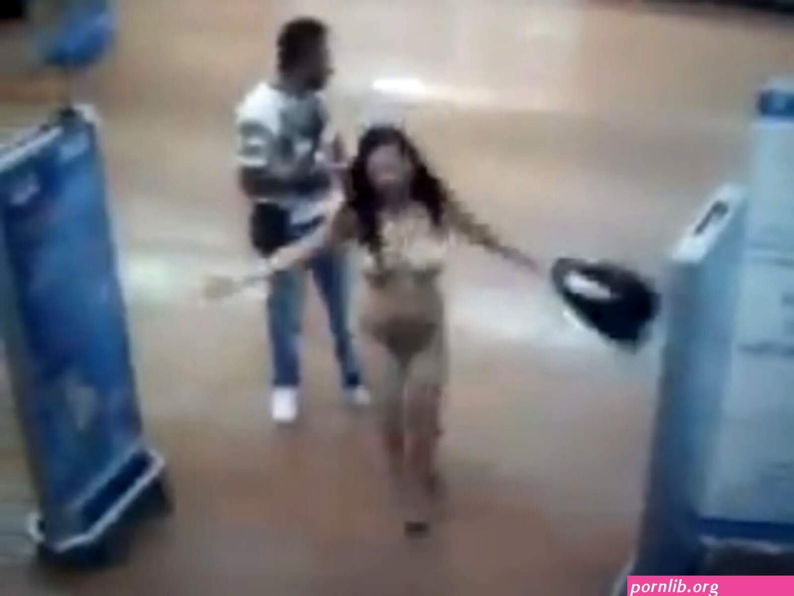 Bizarre moment woman strips totally naked in Walmart to prove shes not been shoplifting