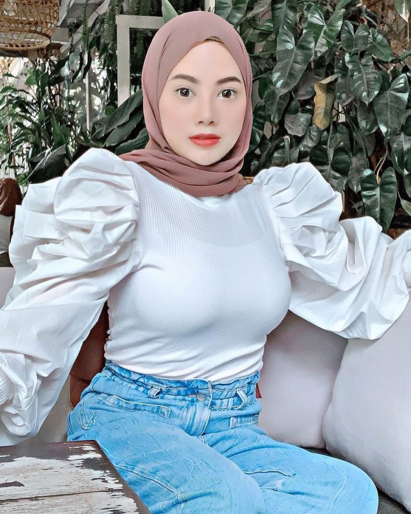 Jilbab Hot Bugil