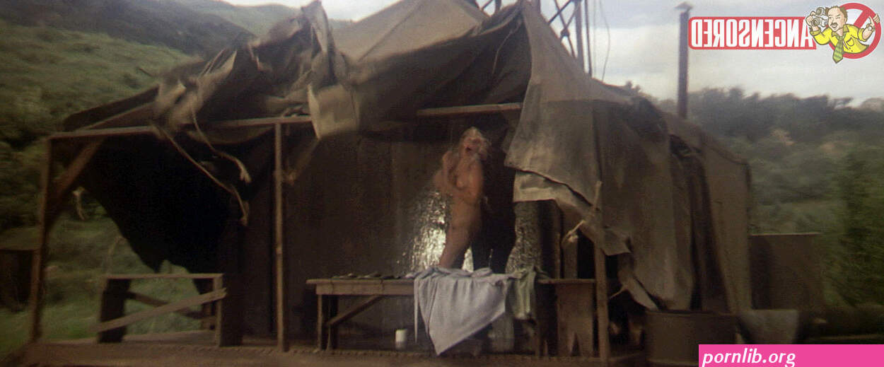 Naked Sally Kellerman in MASH ANCENSORED