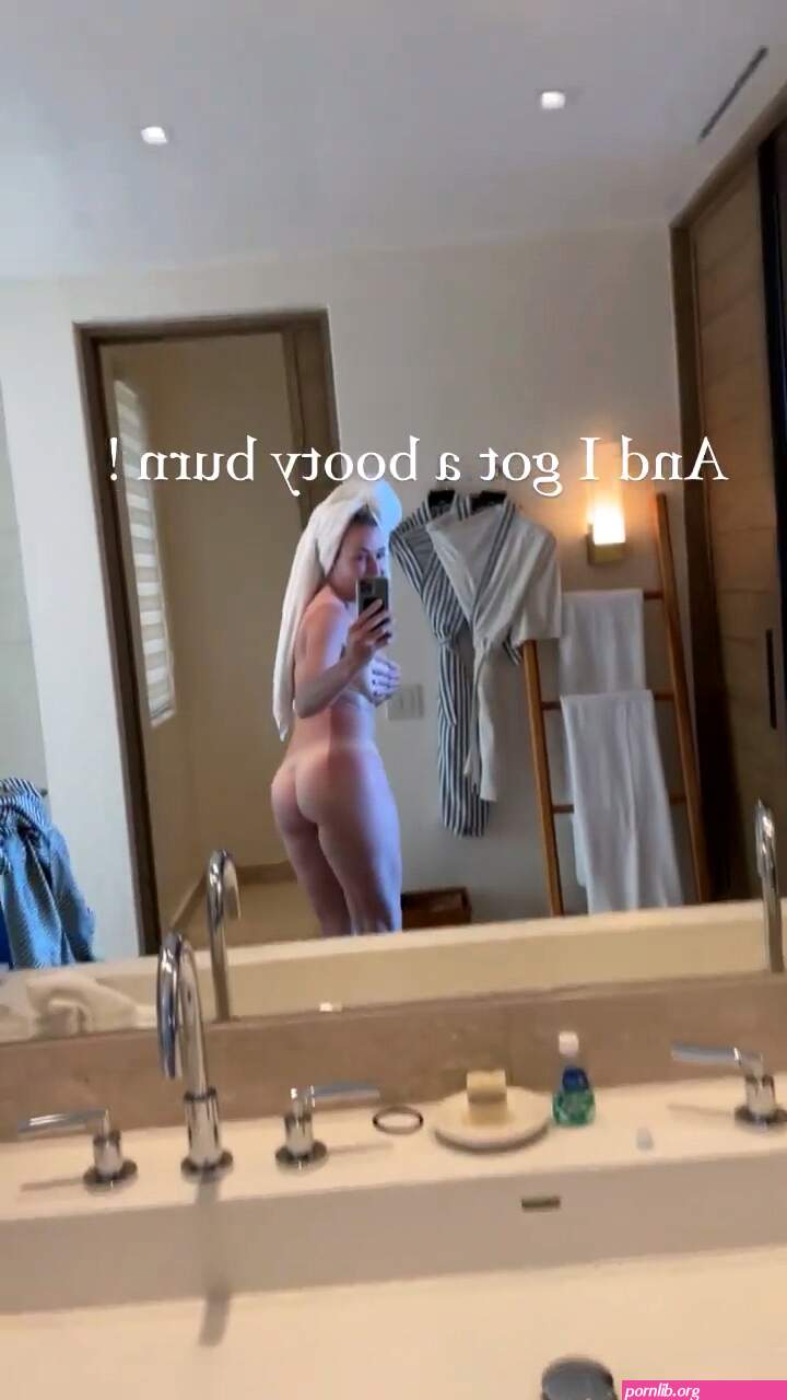 Chelsea Handler Nude 2