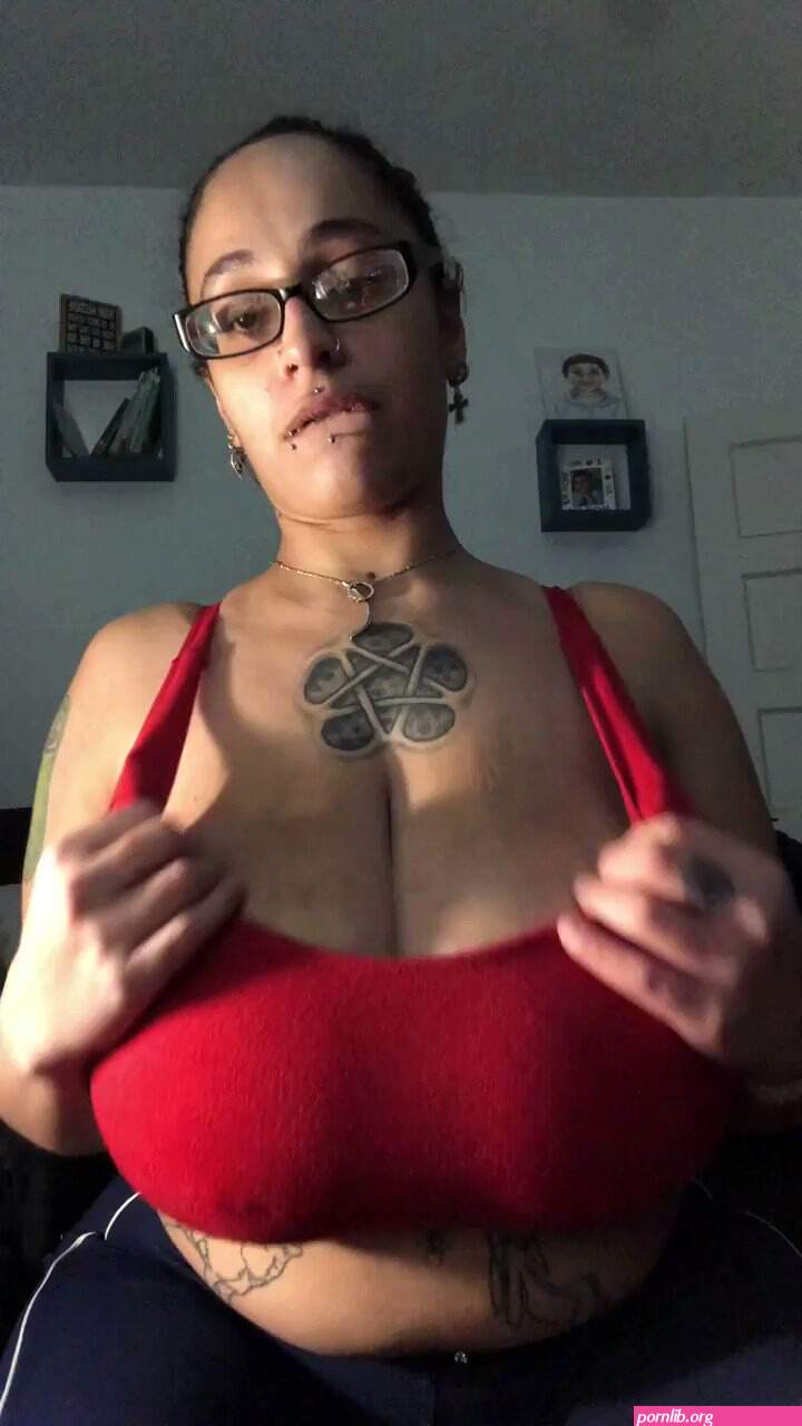 Reeses pieces Ramos on X: Just sold! Boob drop in a red top