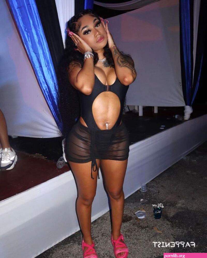 Jania Meshell Sexy Tits and Ass Photo Collection