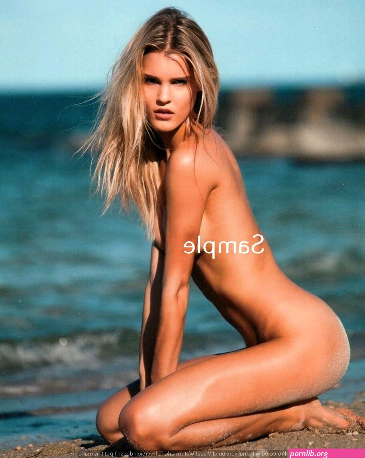 Joy Corrigan Kneeling On The Beach Model 8x10 Poster Photo Print JK4