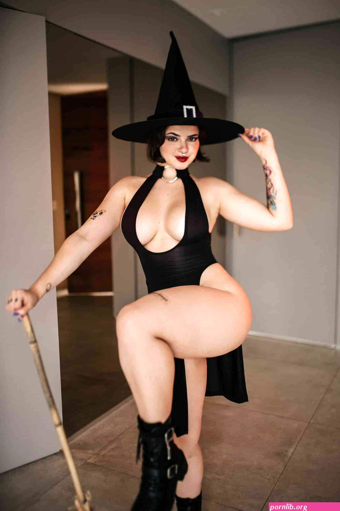 Me dedico ao sexo declara Kerolay Chaves sobre superstiço no Halloween