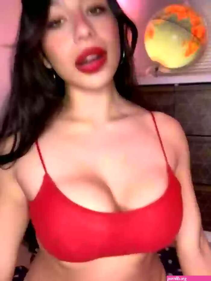 LoveLillyy Stripchat Cam Show on Jan 28 2024 at 22:39:11 UTC