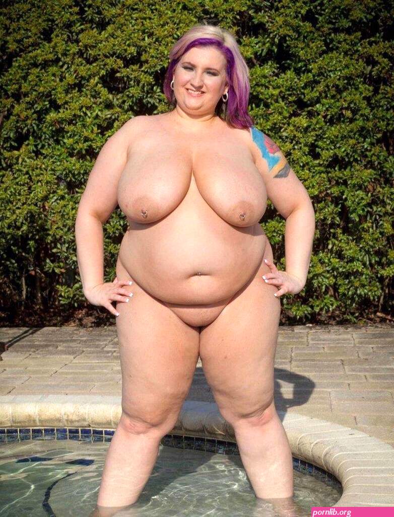 Big blonde proudly showing off her nude body