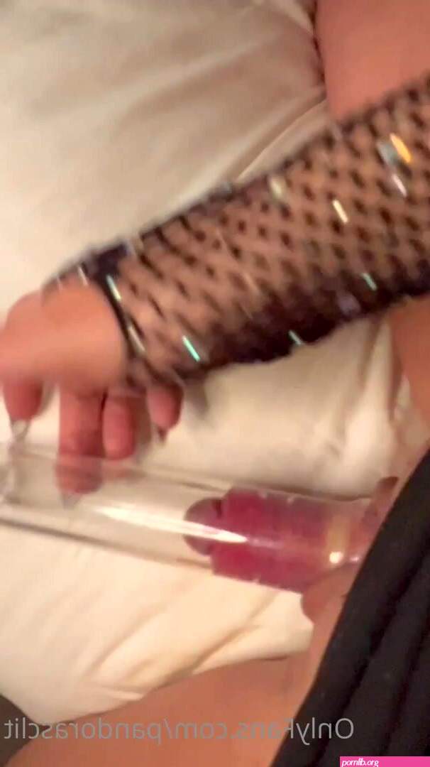 Pump and play with Big Clit