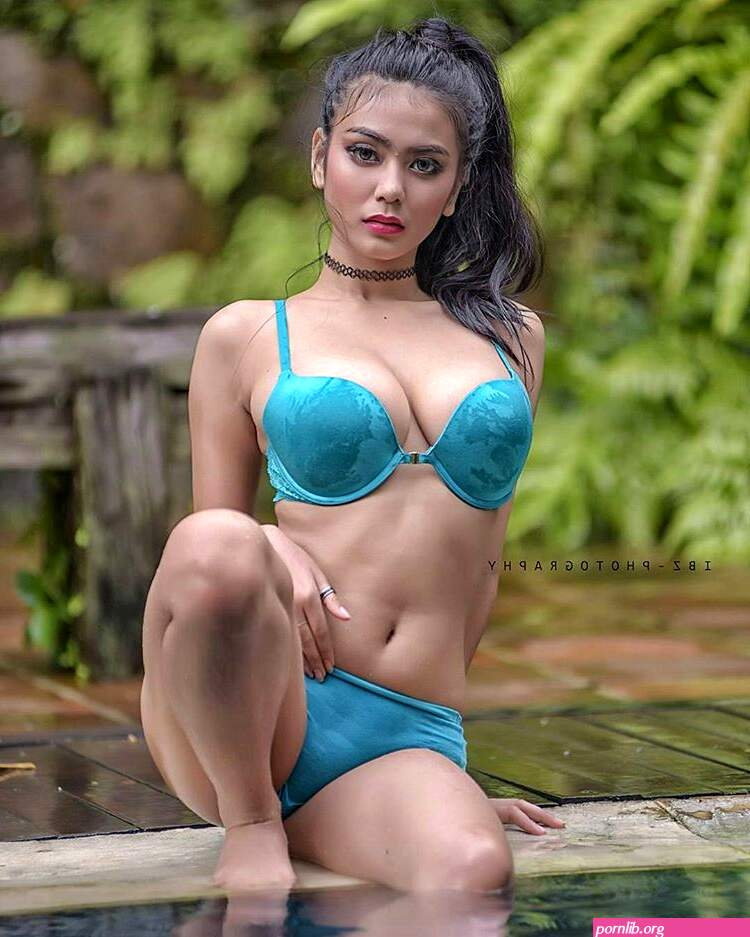 Joice Chairunisa Bugil 792