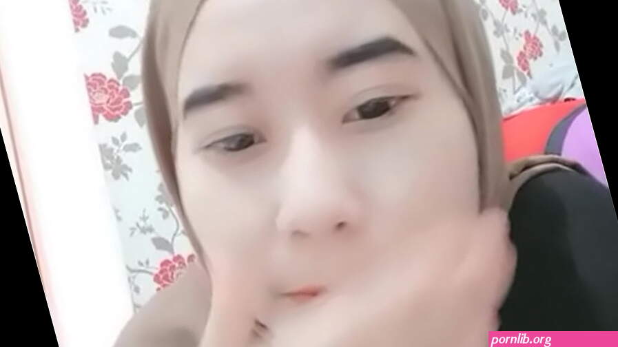 Jilbab bugil