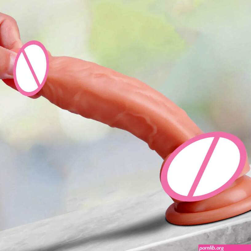 6.7 Inch Ultra-Soft Realistic Penis Dildo for Vagina Anal Play