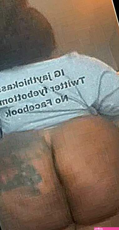 Fye bottom Clapping