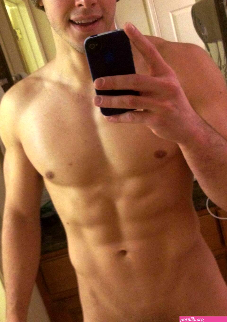 Straight Guys Flashing Their Man Meat!