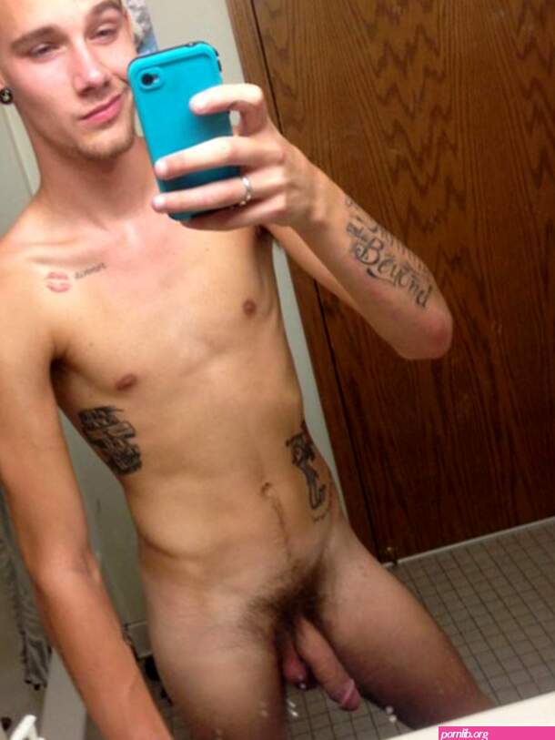 Naked guy selfies