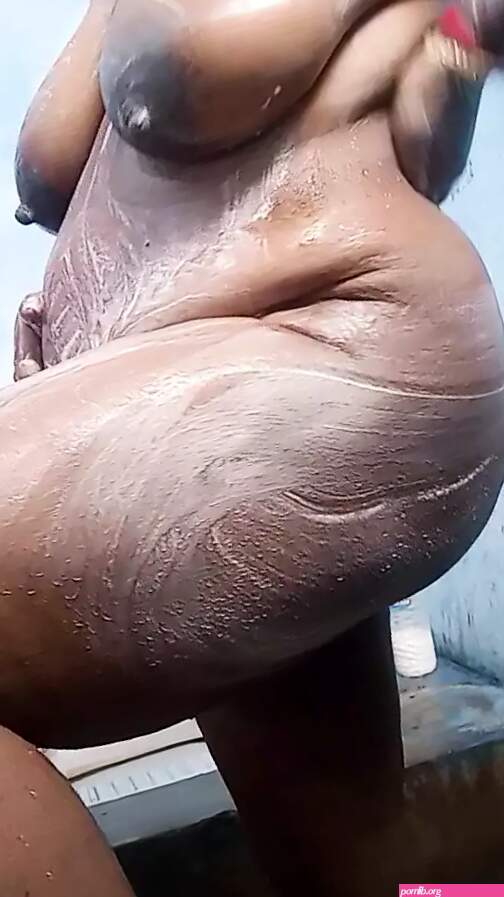 Tamil aunty nude bathing video watch online