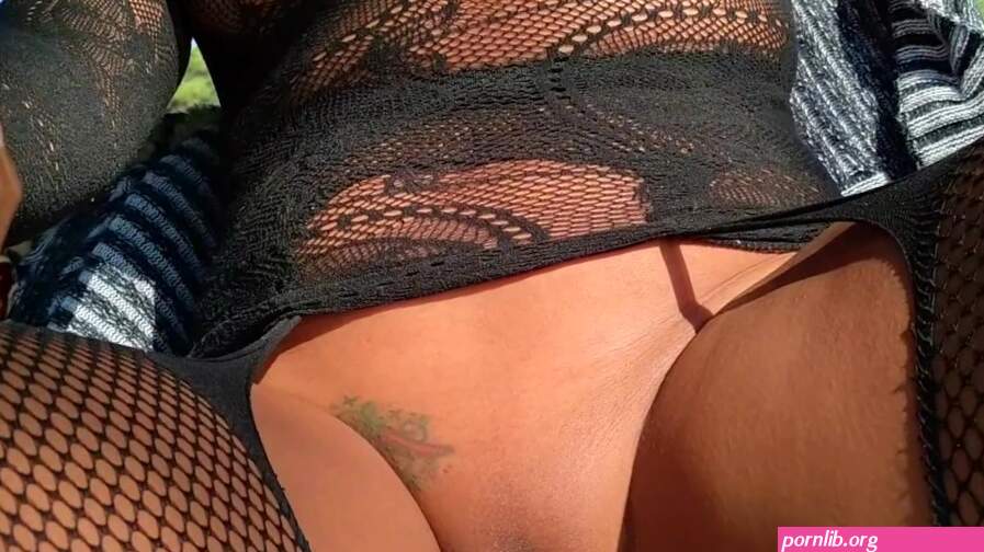 RISK ALMOST NAKED TEASING MY PUSSY ON THE STREET