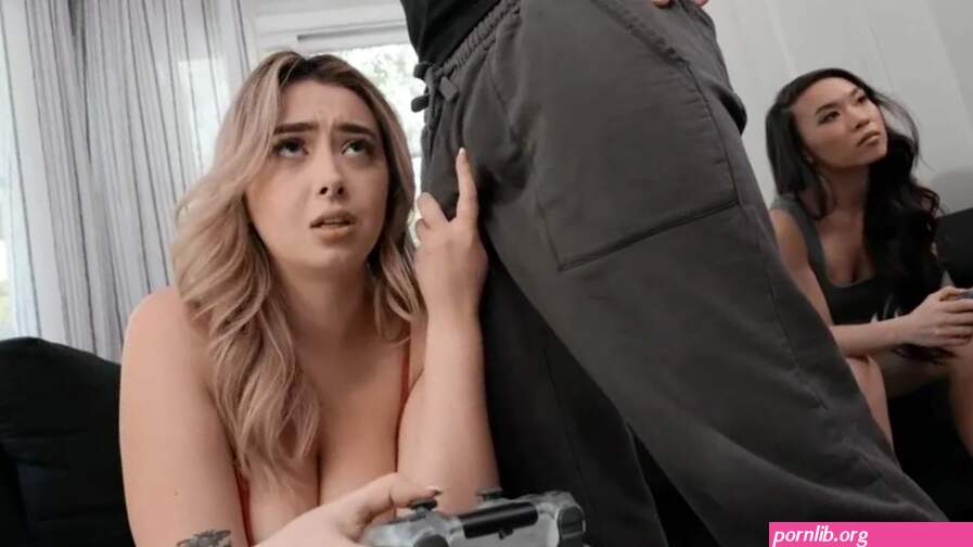 Free Brazzers: Theres Plenty To Go Around! on PornHD with Kimmy Kim and Chloe Surreal Porn Video HD