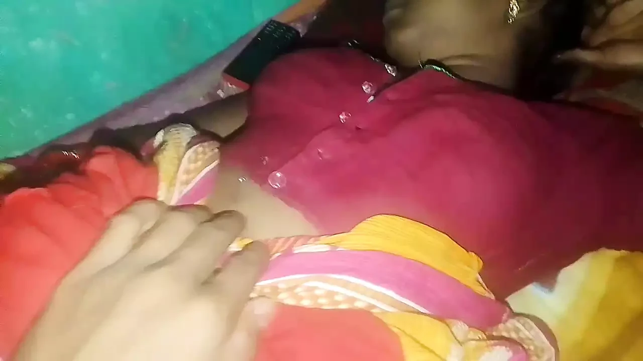 Desi Hot Mallu Aunty Boobs Pressing: Indian Blowjob Porn