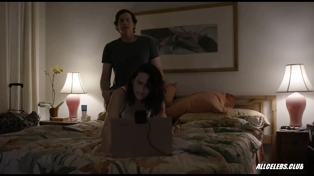 Amy Landecker and Alia Shawkat in Transparent