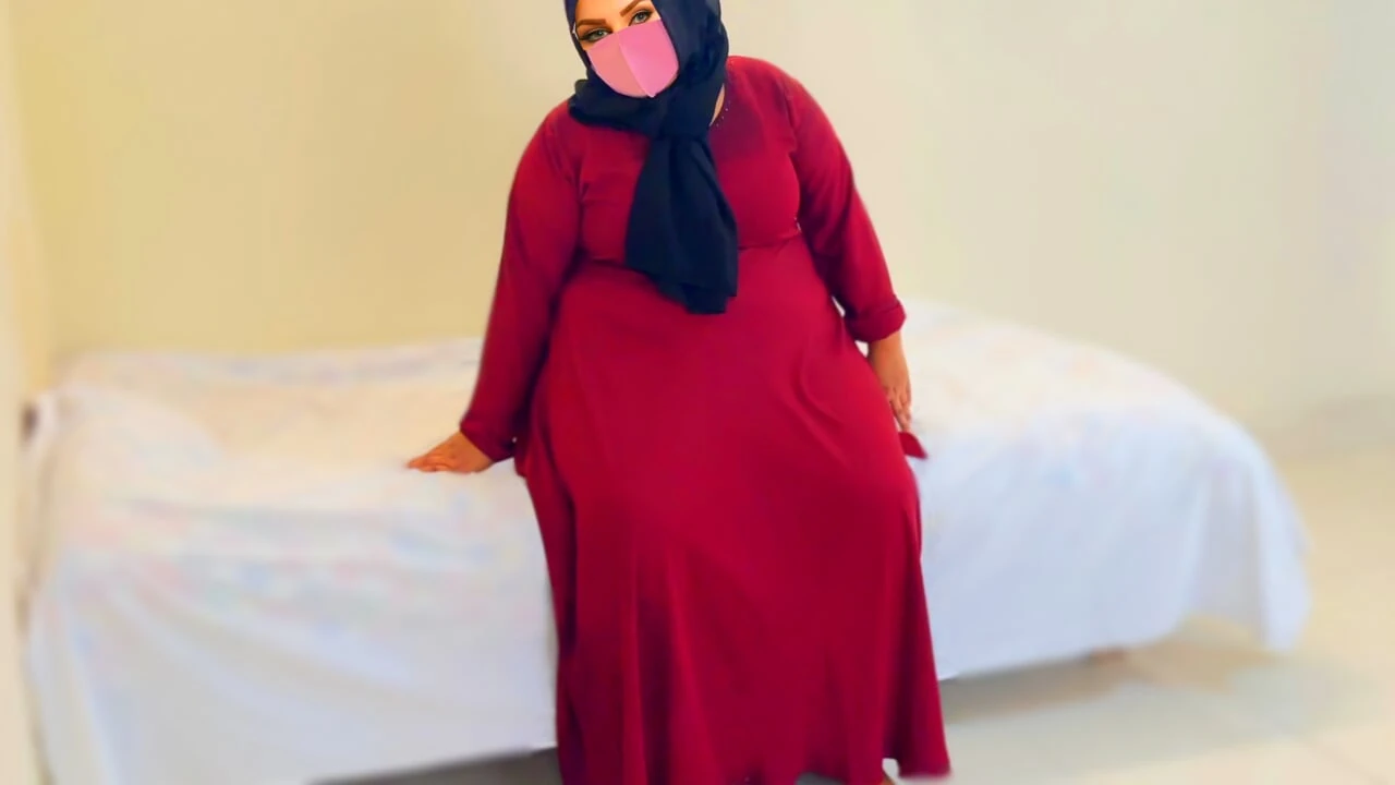 Fucking a Chubby Muslim Mother-in-law Wearing a Red Burqa Hijab Part-2