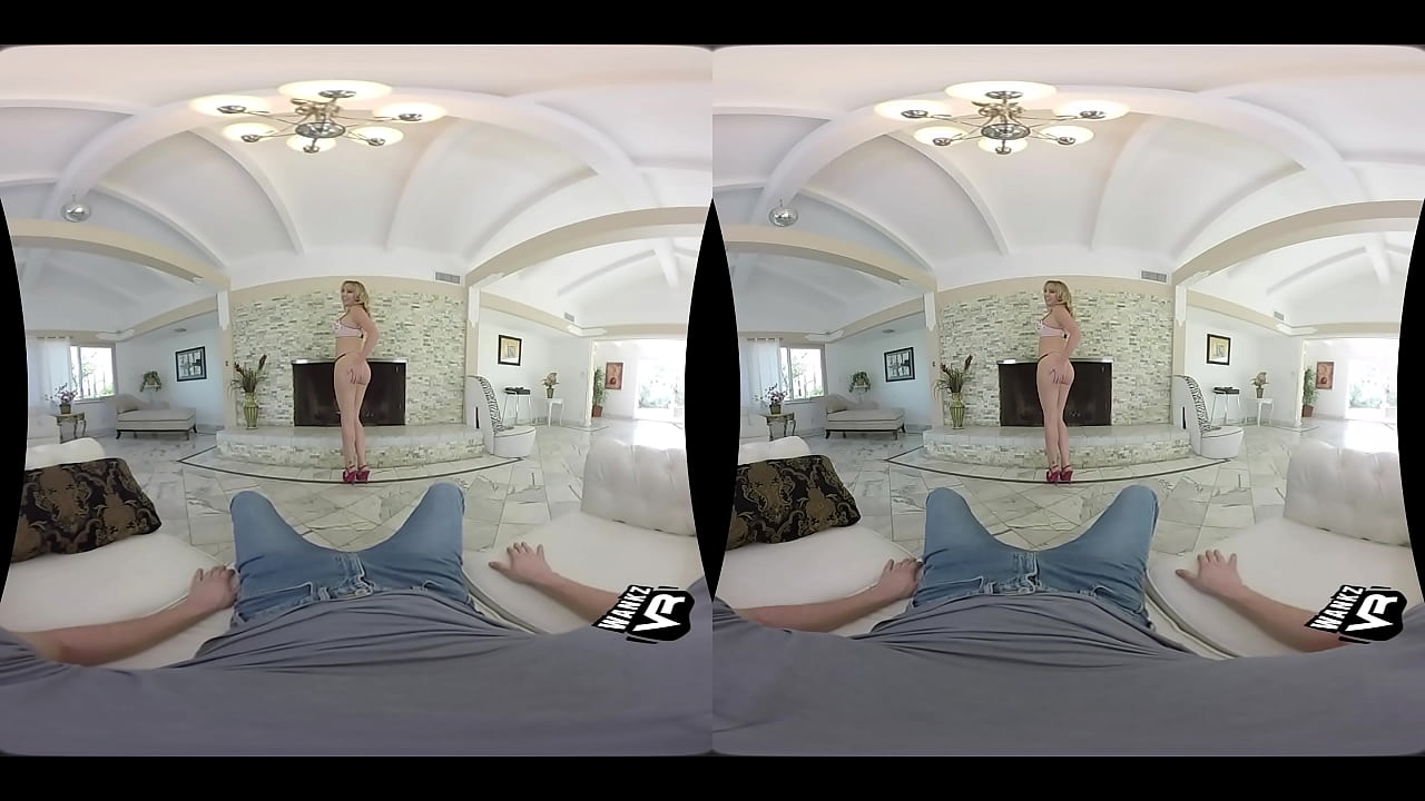 Fuck A Porn Star: Brett Rossi VR