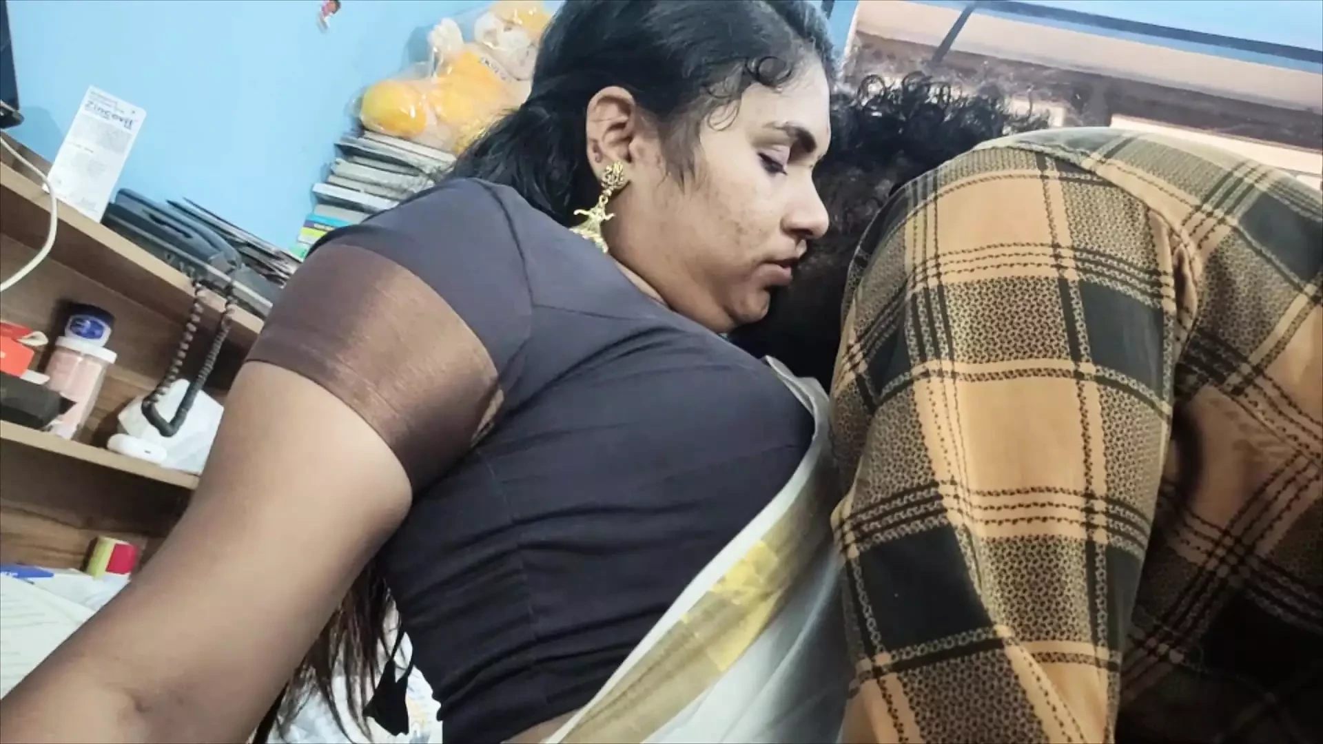 Mallu Couple First Night Video First Night Sex Kerala Saree First Night Hot Romance with Sex Mallu Couple First Night Sex