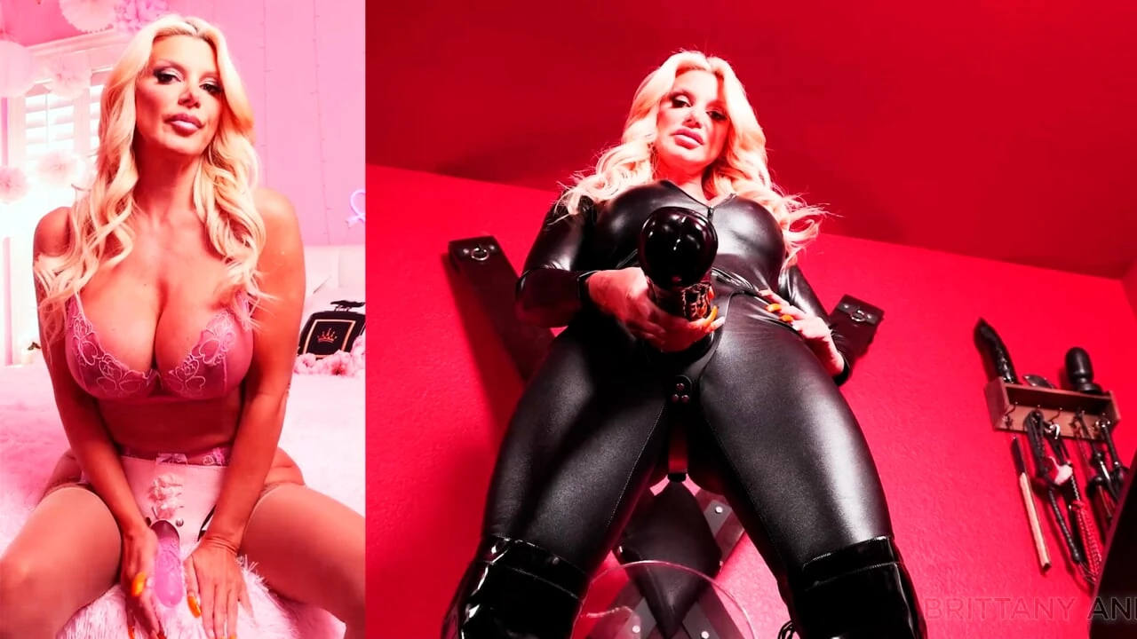 Stunning Sexy Blonde Brittany Andrews Loves Poking Her Twat