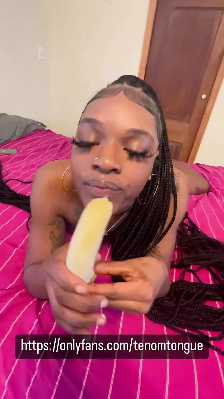 Tenomtongue Sucks on Banana Like a Pro Only Fans Leak: Amateur Amateur Porn