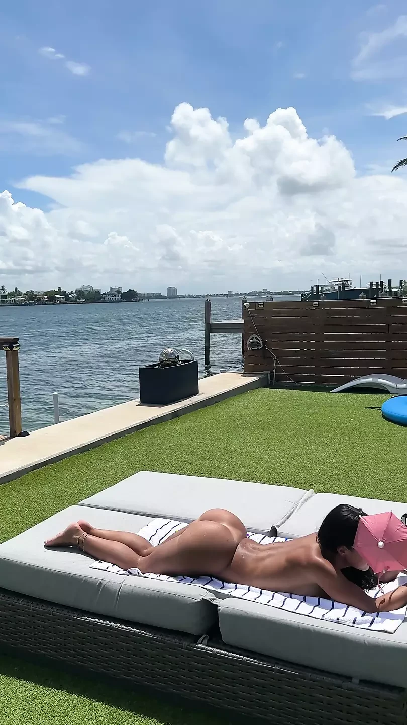 Tanning Miss Lexa: American Amateur Amateur Porn by FapHouse