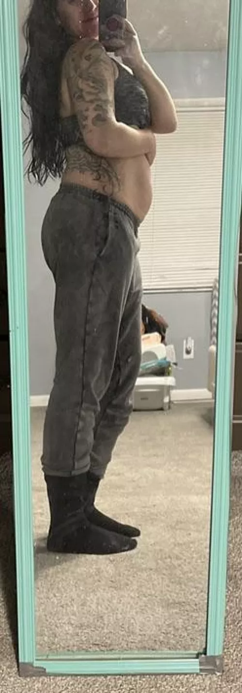 15 weeks along and hitting my stride nudes