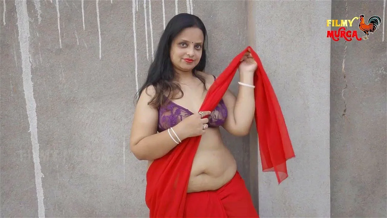 Bekijk Leena Aunty saree seduction