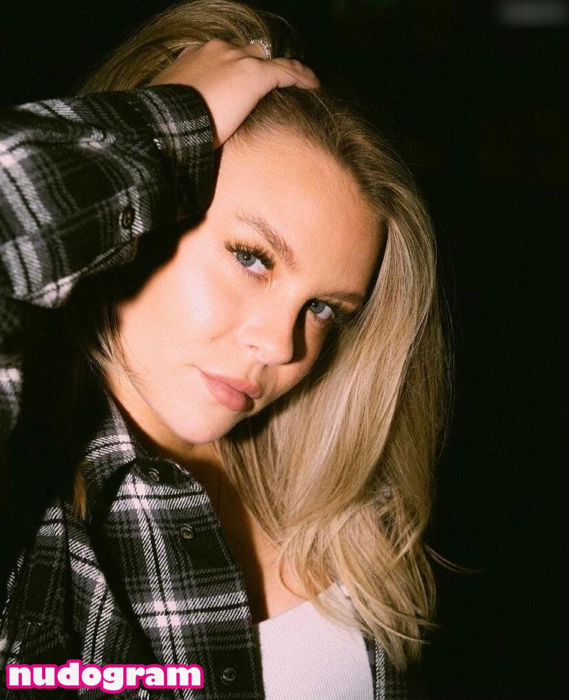 Dagi Bee dagibee OnlyFans 103