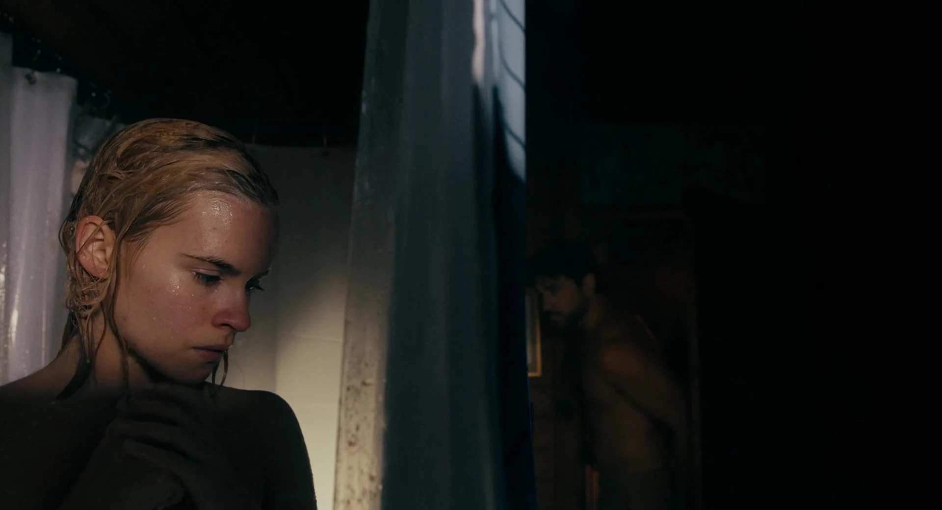 Ema Horvath Mena Suvari