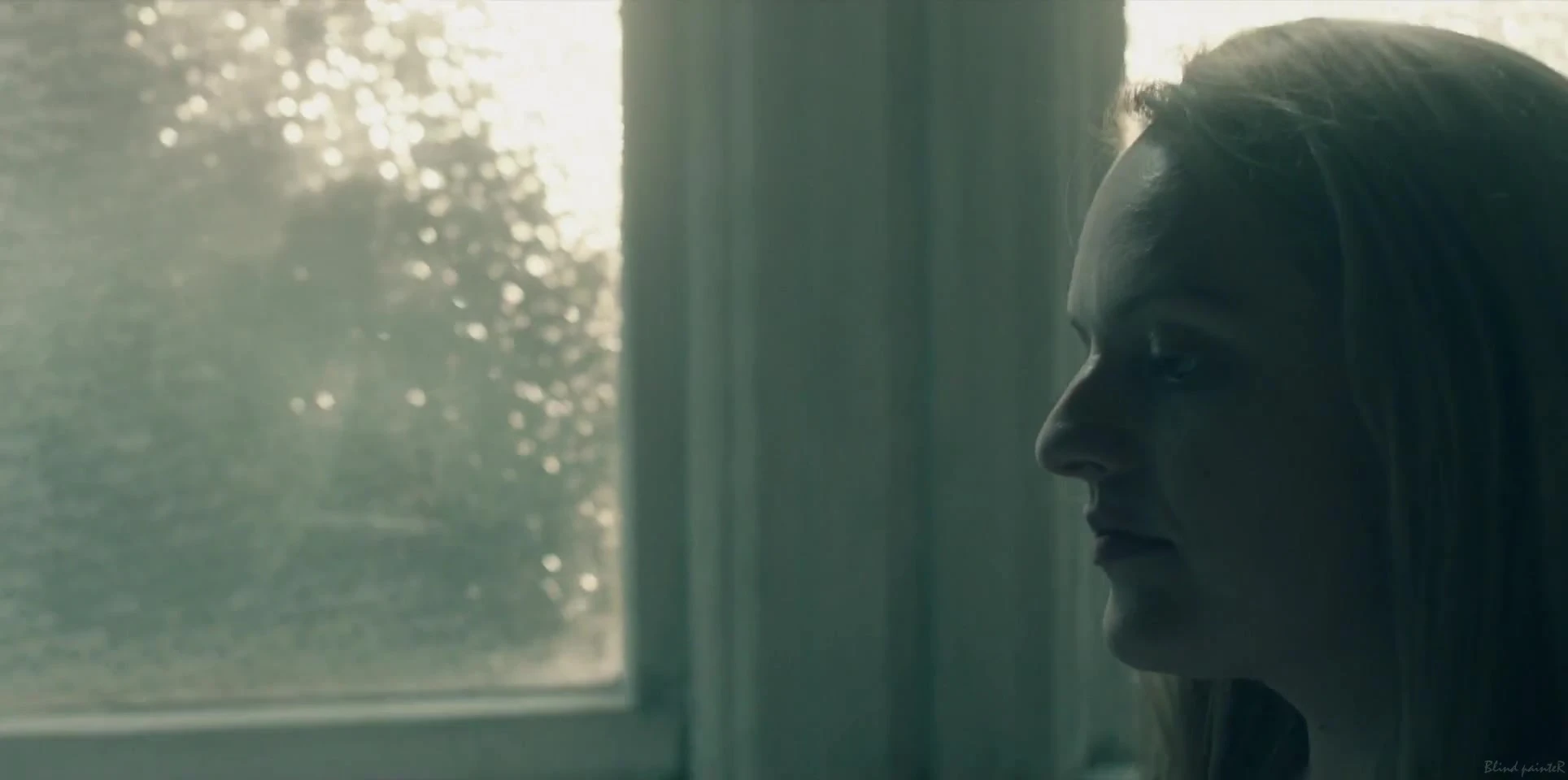 Elisabeth Moss Alexis Bledel nude