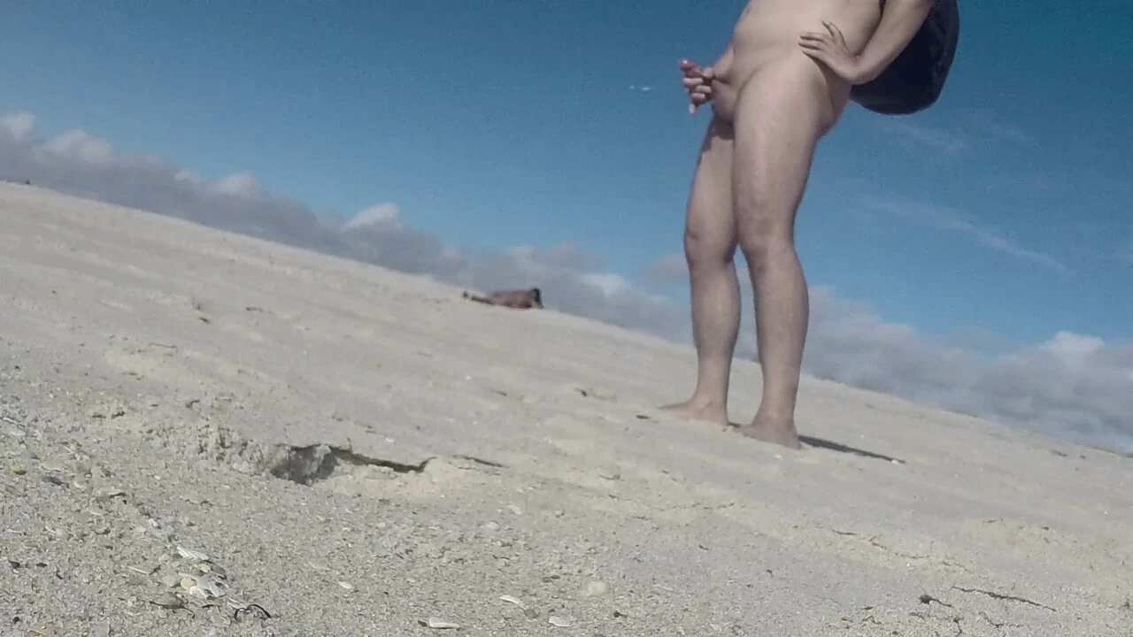 I Showed My Hard Cock Cumming Next to a Fat Old Man who was Going to the Beach: Gay Porn