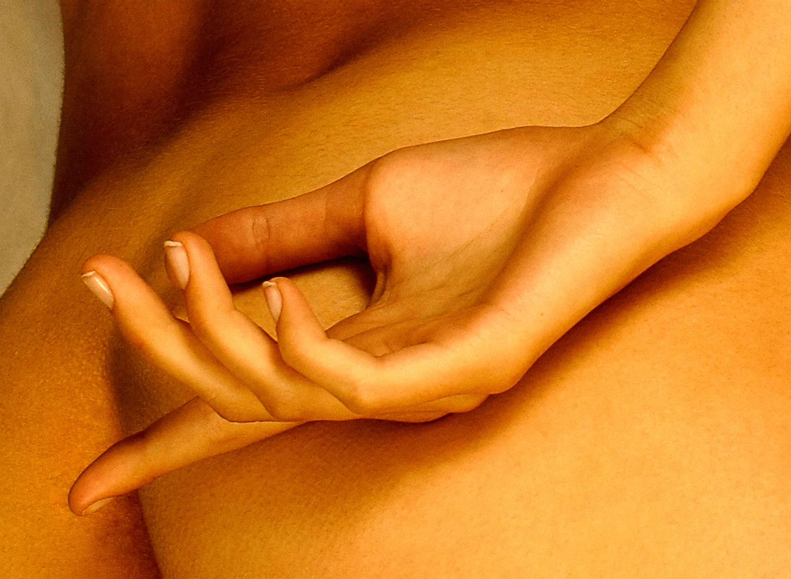 How to Take Your Best Nude Selfie Ever