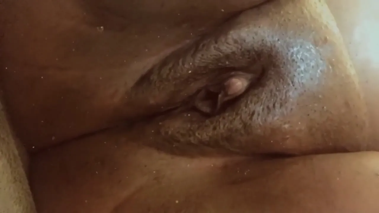 Free Clean Shaved Pussy Deserves a Hot Oiled Massage Porn Video
