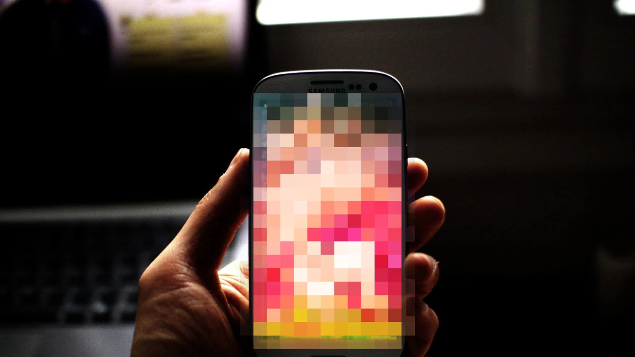 This Is How We Watch Porn On Our Phones According To Pornhub