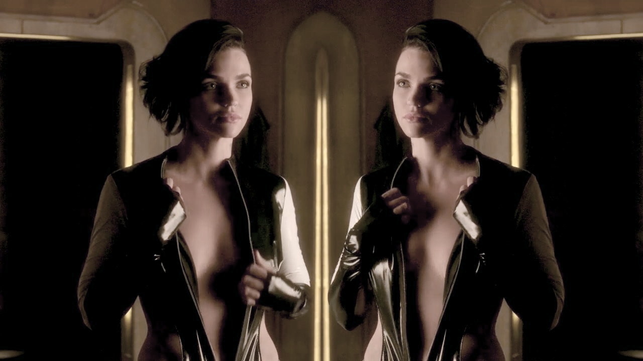 Naked Ruby Rose in Dark Matter ANCENSORED