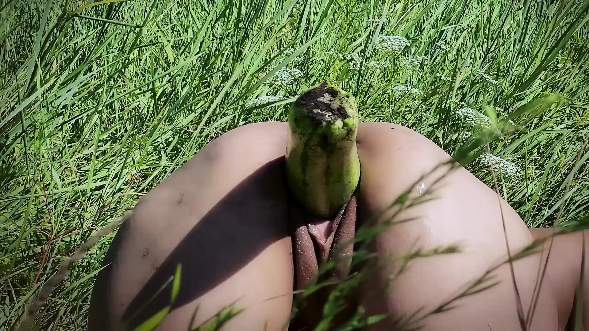 Fucking with Big Objects in Nature Fisting Gaping Pussy: Hardcore Porn feat. KristinaSlut