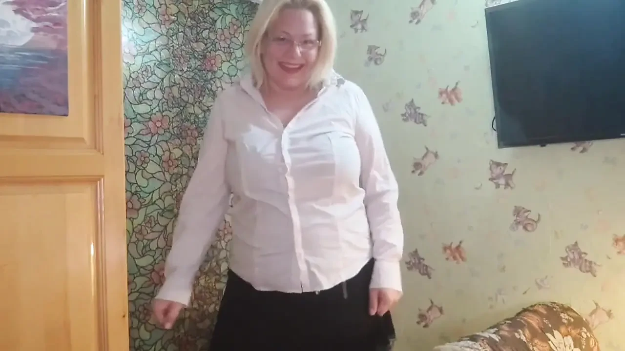 The Cleaner Becomes Customer Anal Wife: Amateur Porn feat. Putarankahotmilf by FapHouse