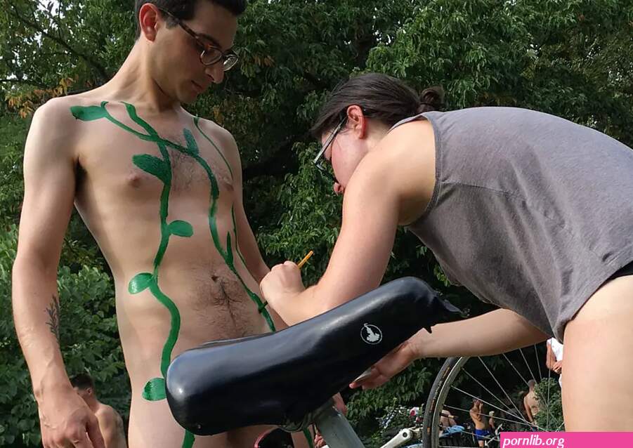 Philadelphia full of naked cyclists as thousands drop trou for annual nude ride